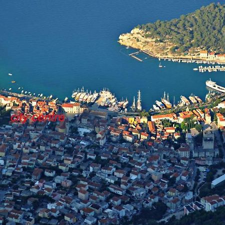 Apartment For 6 In Makarska Centar Exterior photo