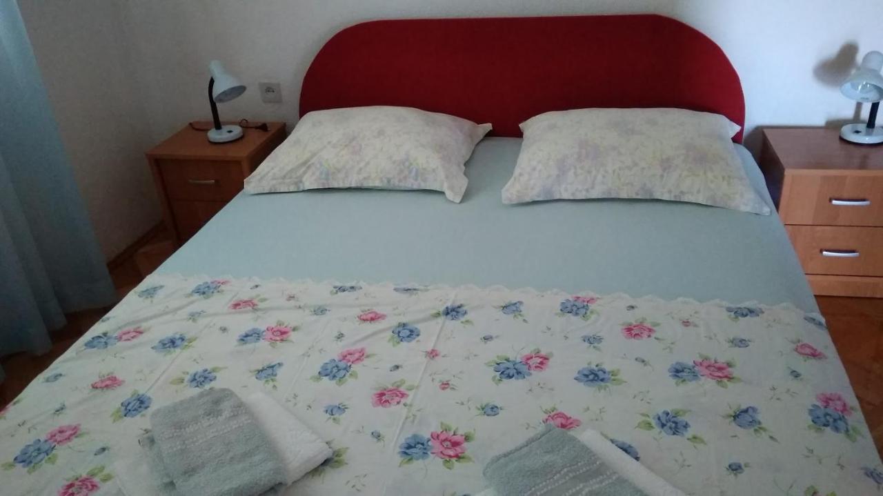 Apartment For 6 In Makarska Centar Exterior photo