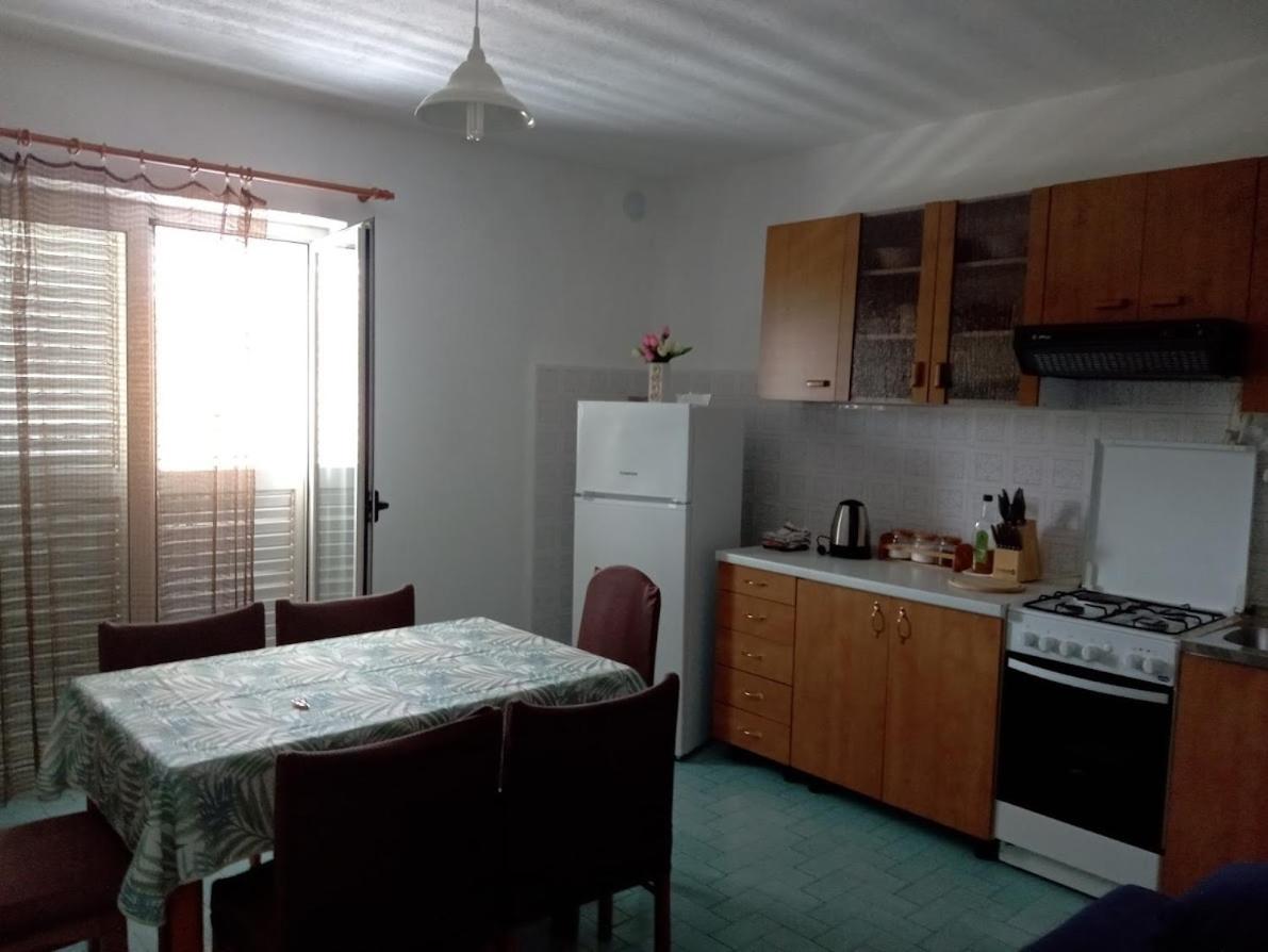 Apartment For 6 In Makarska Centar Exterior photo