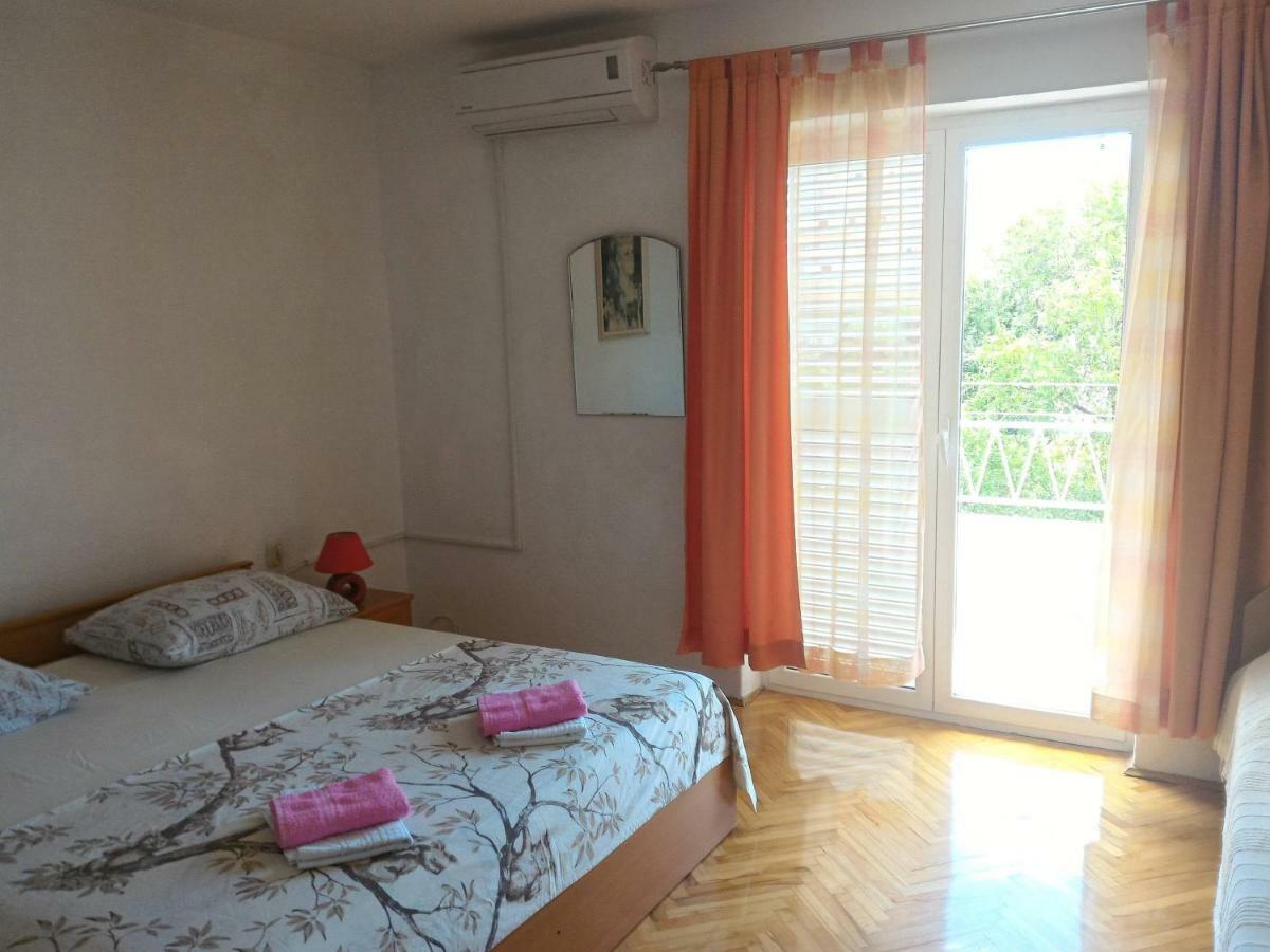 Apartment For 6 In Makarska Centar Exterior photo