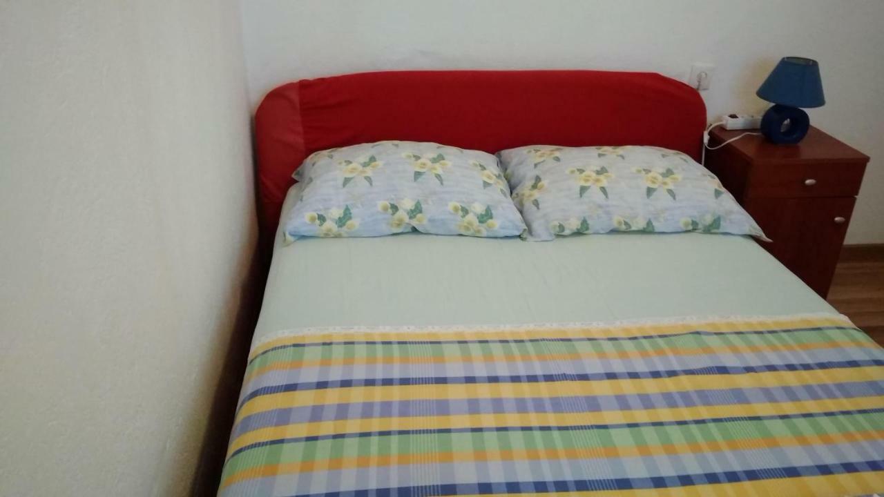 Apartment For 6 In Makarska Centar Exterior photo