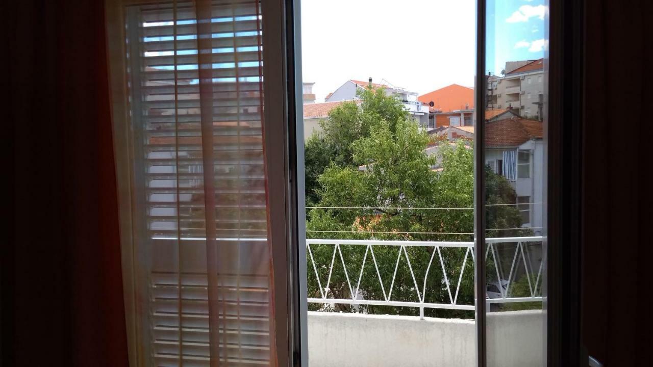 Apartment For 6 In Makarska Centar Exterior photo